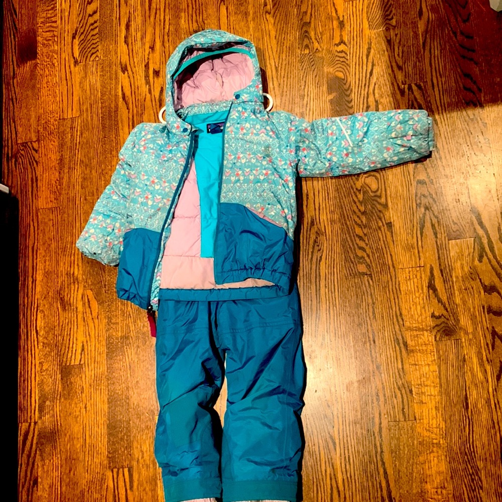 High quality Patagonia Girls snow suit size 5
